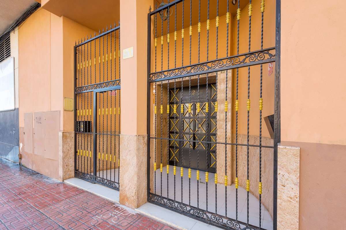 2 Zimmer Apartment zu verkaufen in Torrevieja - 129.000 € (Ref: 9685142)