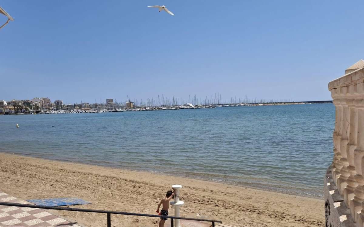 2 sypialnia Apartament na sprzedaż w Torrevieja - 265 000 € (Ref: 9832418)