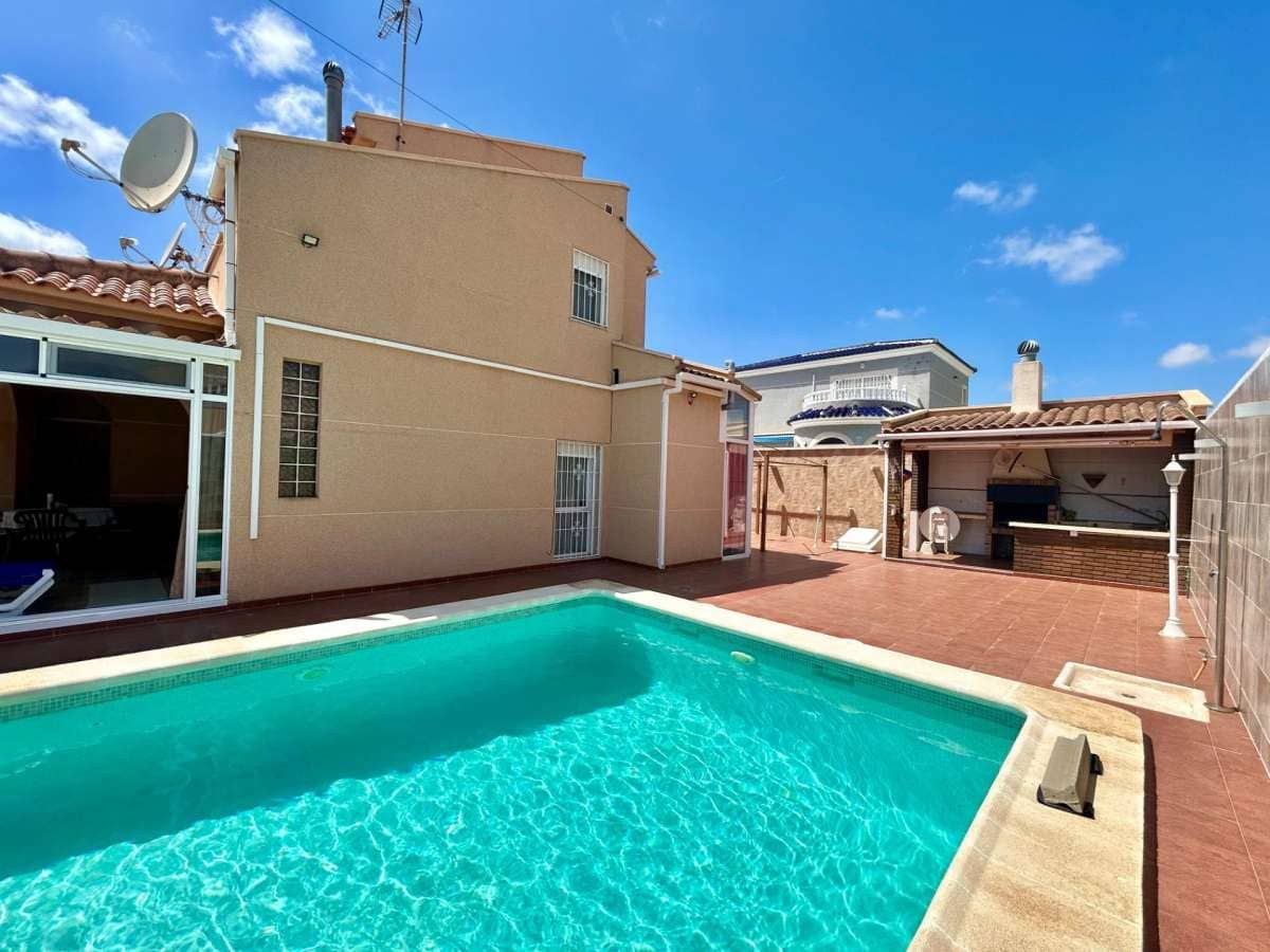 3 slaapkamer Villa te koop in Torrevieja - € 549.900 (Ref: 9832425)