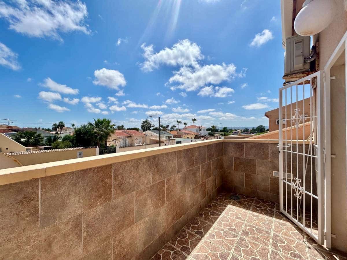 3 slaapkamer Villa te koop in Torrevieja - € 549.900 (Ref: 9832425)