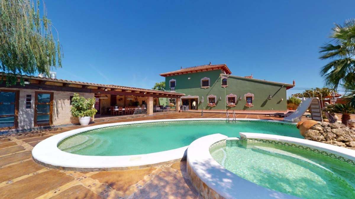4 bedroom Villa for sale in Almoradi - € 1,590,000 (Ref: 9832426)
