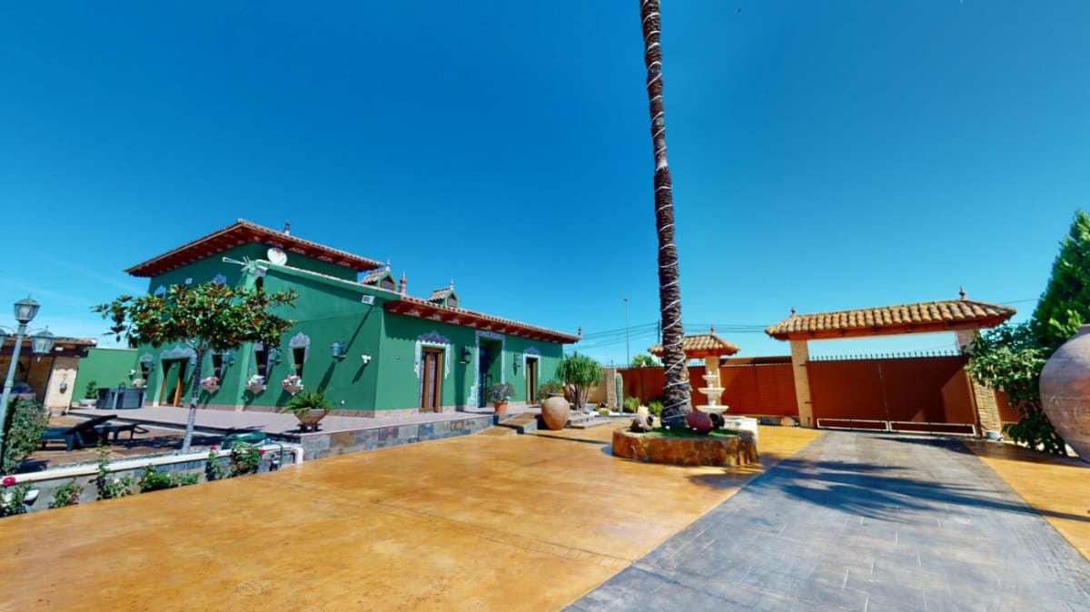 4 bedroom Villa for sale in Almoradi - € 1,590,000 (Ref: 9832426)