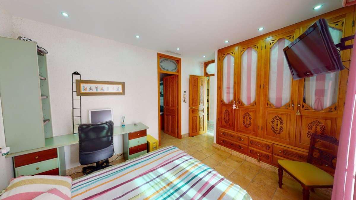 4 bedroom Villa for sale in Almoradi - € 1,590,000 (Ref: 9832426)