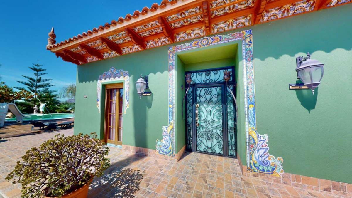 4 bedroom Villa for sale in Almoradi - € 1,590,000 (Ref: 9832426)