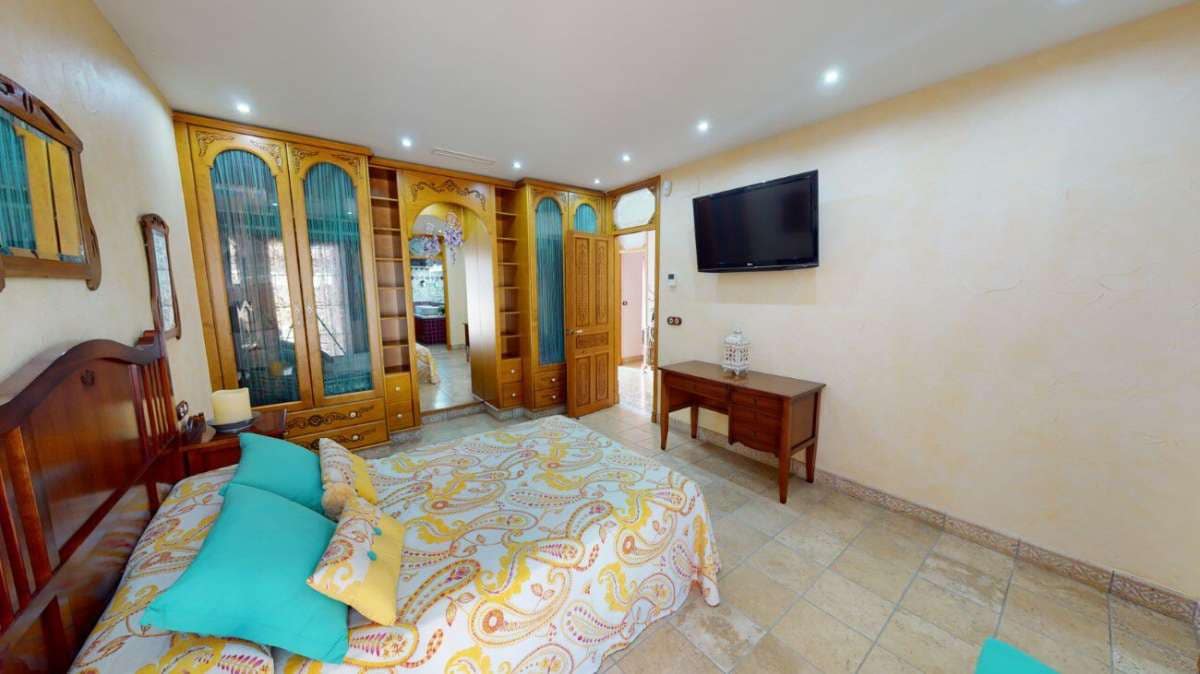 4 bedroom Villa for sale in Almoradi - € 1,590,000 (Ref: 9832426)