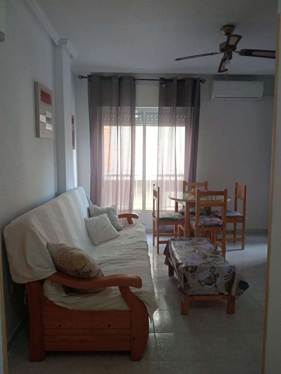 2 bedroom Apartment for sale in Torrevieja - € 141,900 (Ref: 9832436)