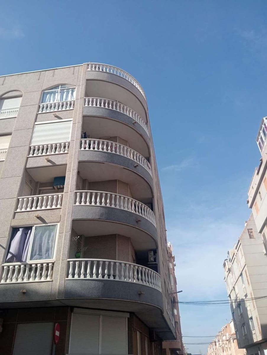 2 bedroom Apartment for sale in Torrevieja - € 141,900 (Ref: 9832436)