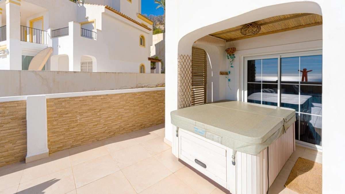 3 bedroom Apartment for sale in Altea - € 549,000 (Ref: 9832444)