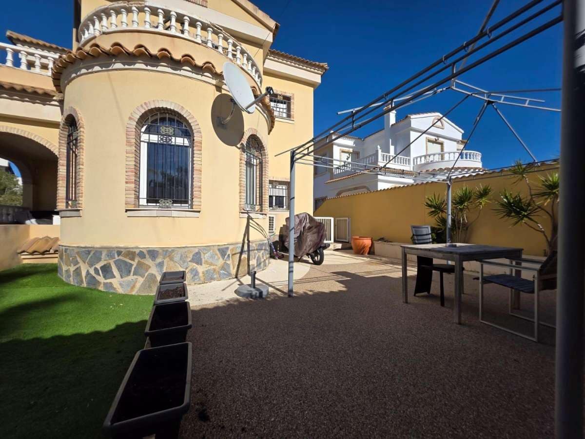 4 sypialnia Willa na sprzedaż w Orihuela Costa - 348 900 € (Ref: 9832452)