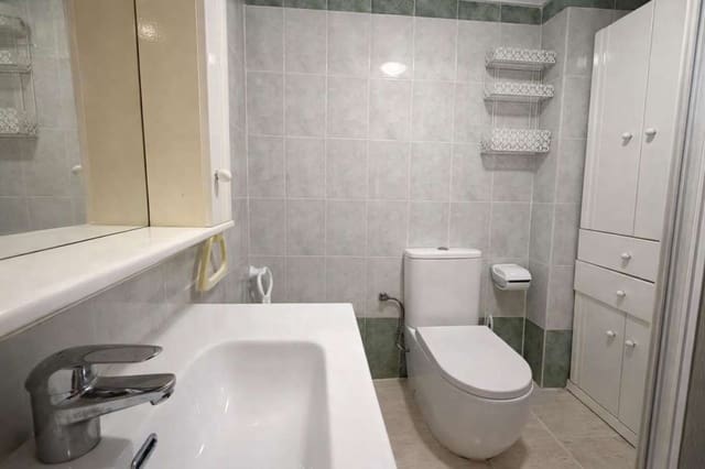 2 sovrum Lägenhet till salu i Torrevieja - 135 900 € (Ref: 9832455)