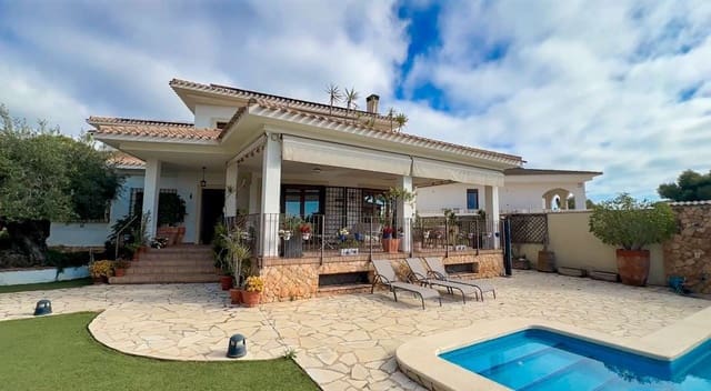 7 Zimmer Villa zu verkaufen in Dehesa de Campoamor, Orihuela - 1.349.000 € (Ref: 9832465)