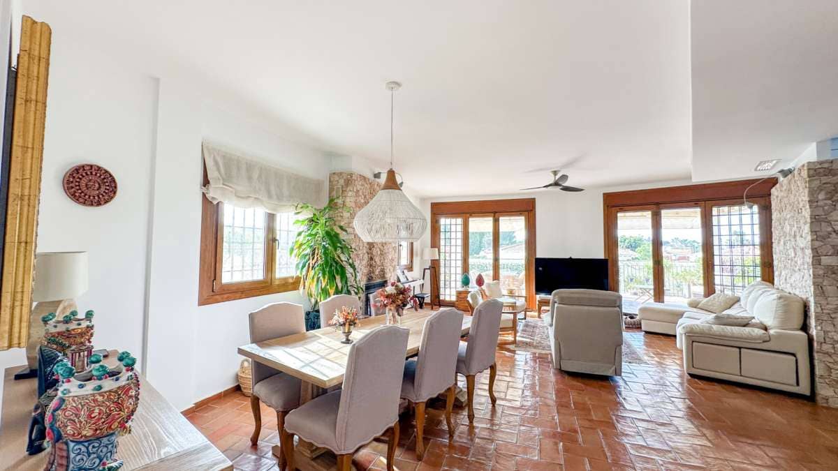 7 Zimmer Villa zu verkaufen in Dehesa de Campoamor - 1.349.000 € (Ref: 9832465)
