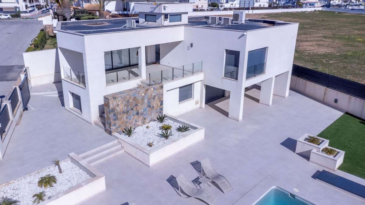 5 camera da letto Villa in vendita in Torrevieja - 1.390.000 € (Rif: 9832469)