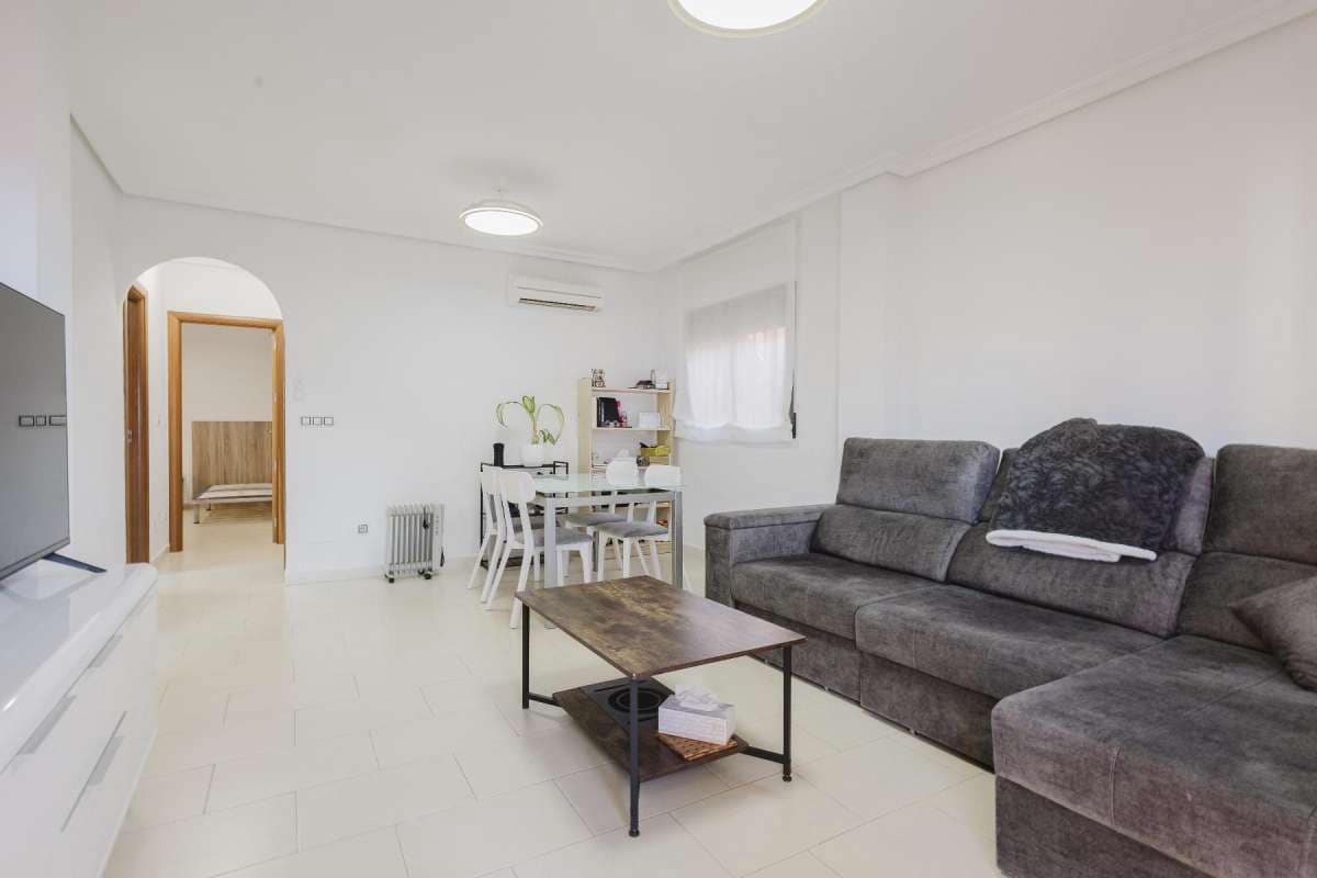 2 Zimmer Villa zu verkaufen in Torrevieja - 239.000 € (Ref: 9832471)