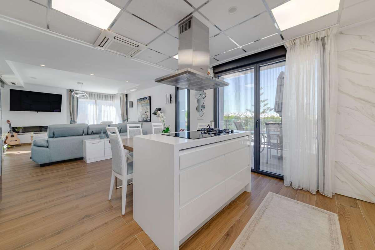 3 camera da letto Villa in vendita in Torrevieja - 1.275.000 € (Rif: 9832472)