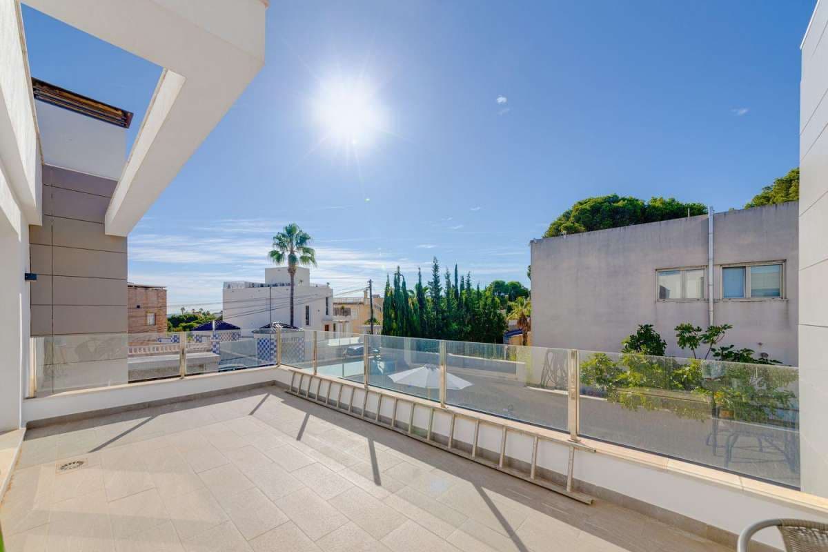 3 camera da letto Villa in vendita in Torrevieja - 1.275.000 € (Rif: 9832472)