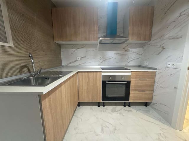 3 sovrum Lägenhet till salu i Torrevieja - 185 000 € (Ref: 9832474)