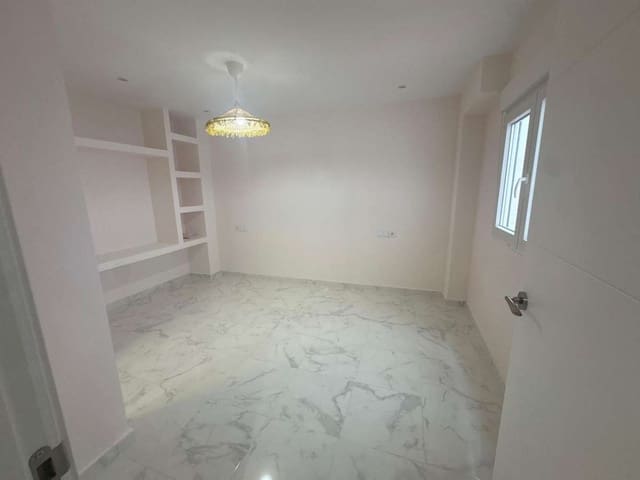 3 sovrum Lägenhet till salu i Torrevieja - 185 000 € (Ref: 9832474)