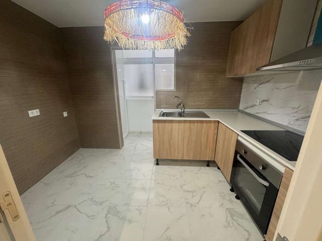 3 sovrum Lägenhet till salu i Torrevieja - 185 000 € (Ref: 9832474)