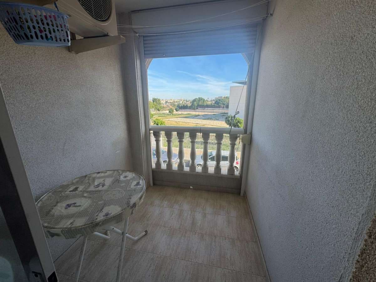 2 Zimmer Apartment zu verkaufen in Torrevieja - 139.990 € (Ref: 9832484)