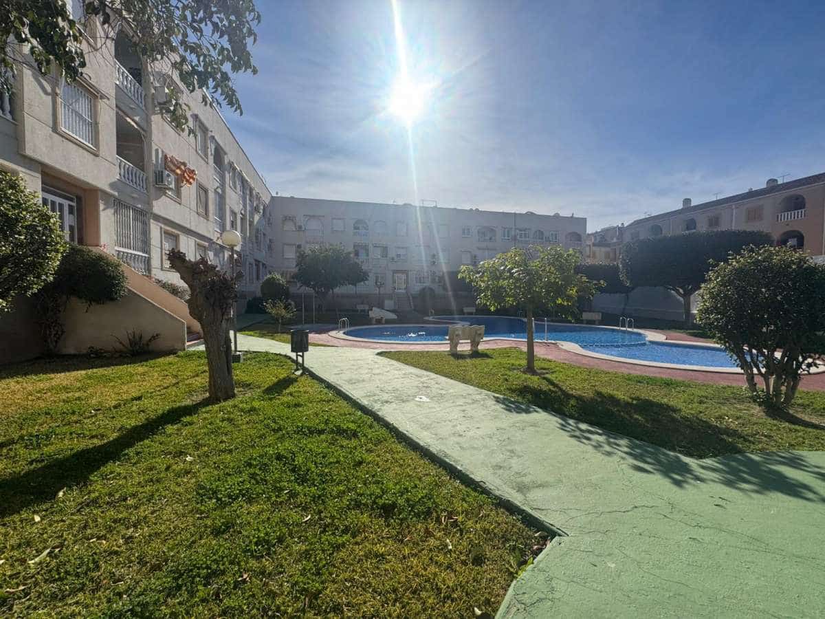 2 Zimmer Apartment zu verkaufen in Torrevieja - 139.990 € (Ref: 9832484)