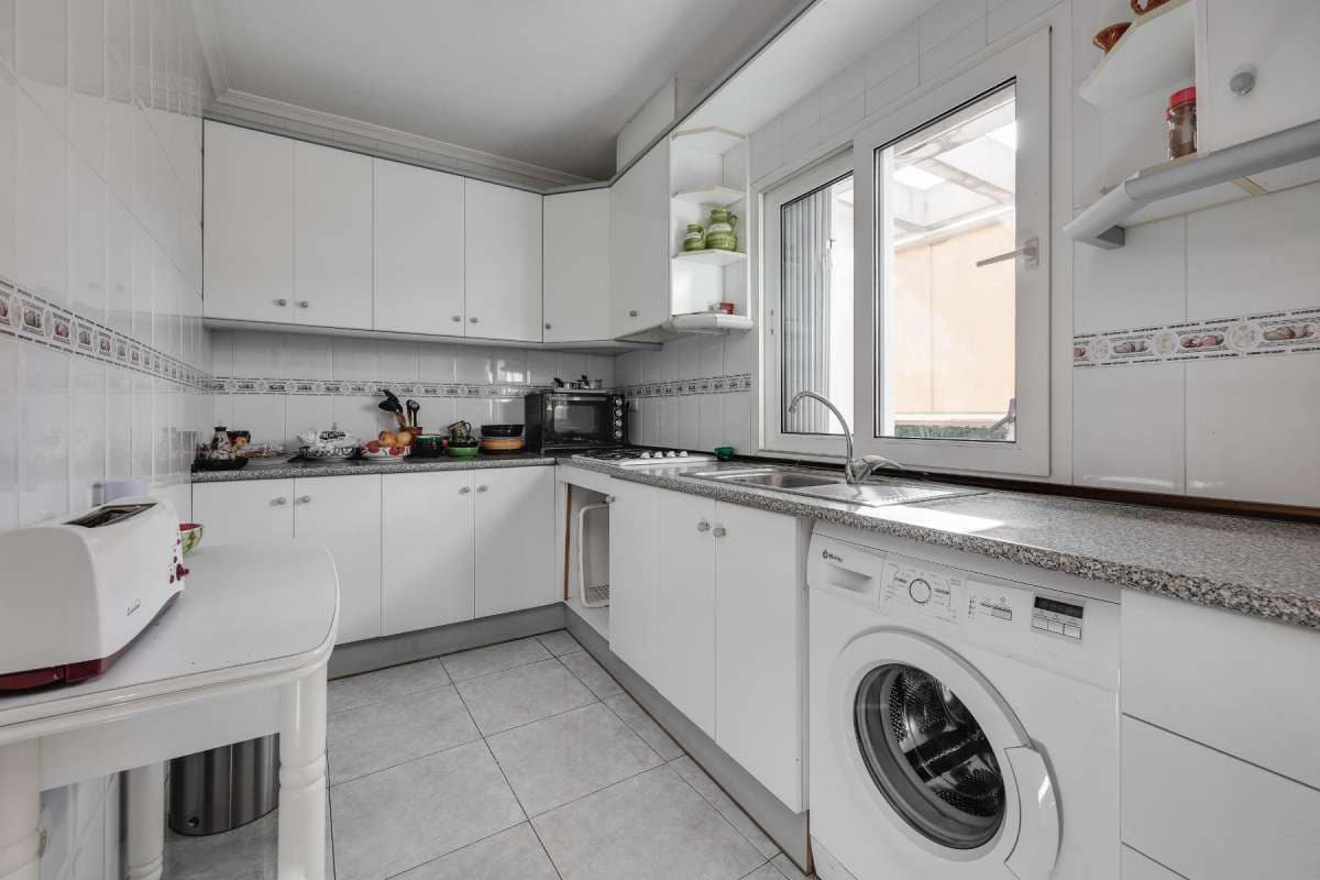 2 bedroom Apartment for sale in Torrevieja - € 149,990 (Ref: 9832490)
