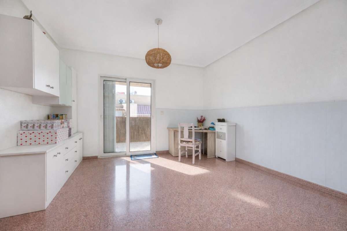 2 bedroom Apartment for sale in Torrevieja - € 149,990 (Ref: 9832490)