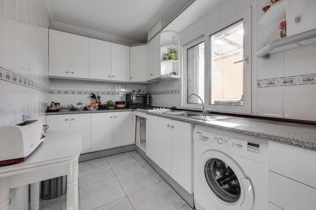 2 bedroom Apartment for sale in Torrevieja - € 149,990 (Ref: 9832490)
