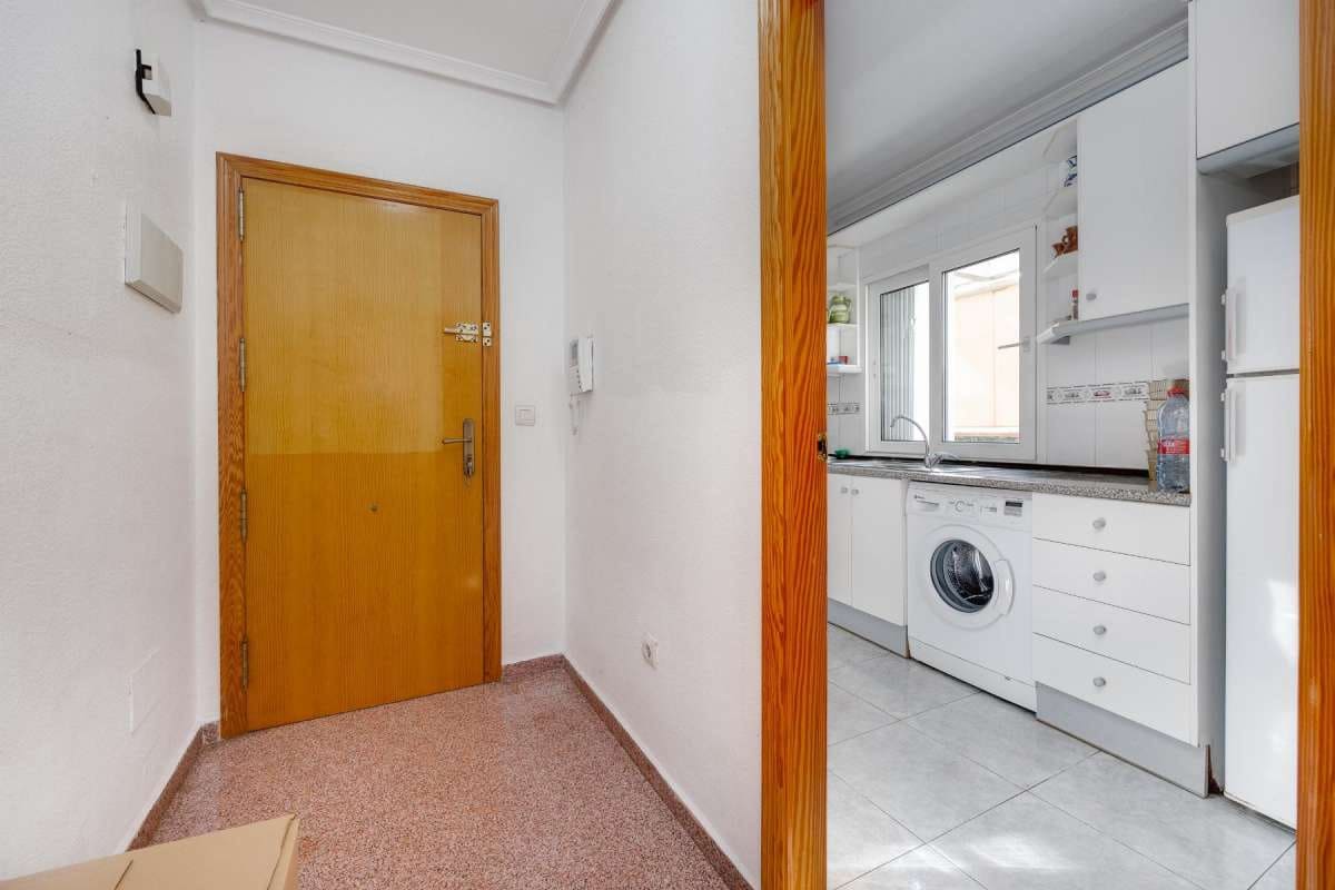 2 bedroom Apartment for sale in Torrevieja - € 149,990 (Ref: 9832490)