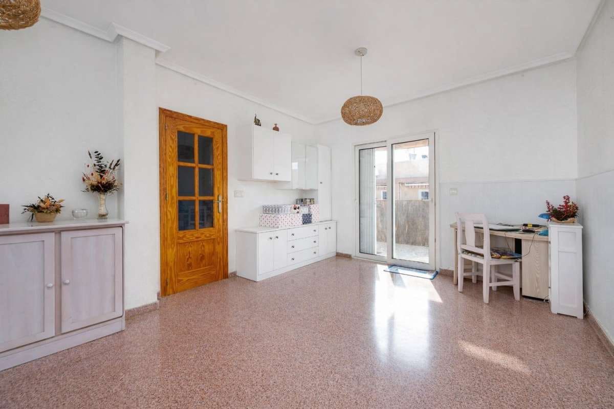 2 bedroom Apartment for sale in Torrevieja - € 149,990 (Ref: 9832490)