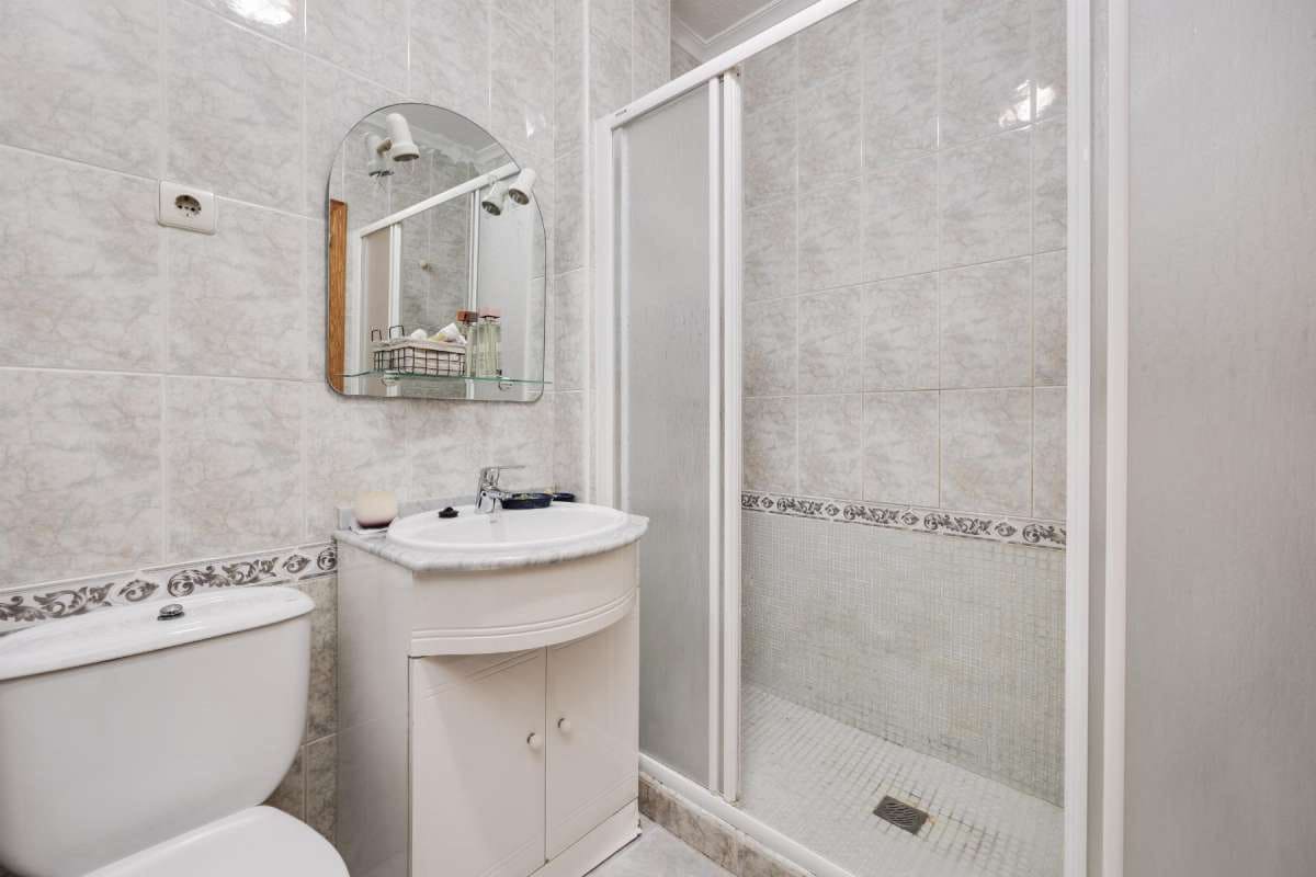 2 bedroom Apartment for sale in Torrevieja - € 149,990 (Ref: 9832490)