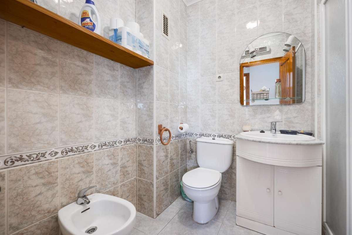 2 bedroom Apartment for sale in Torrevieja - € 149,990 (Ref: 9832490)