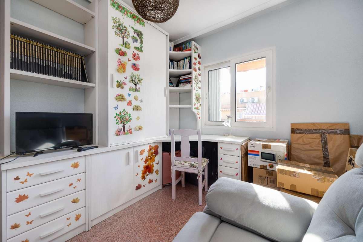 2 bedroom Apartment for sale in Torrevieja - € 149,990 (Ref: 9832490)