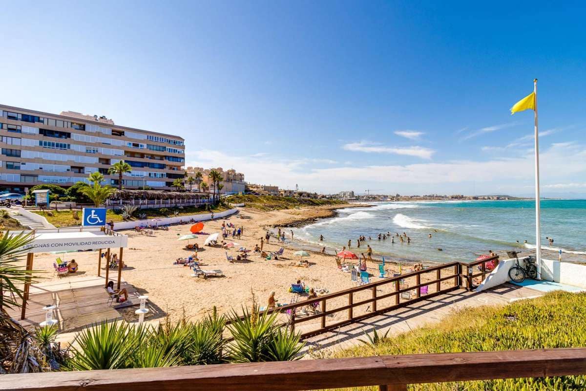 2 sypialnia Apartament na sprzedaż w Torrevieja - 159 990 € (Ref: 9832503)