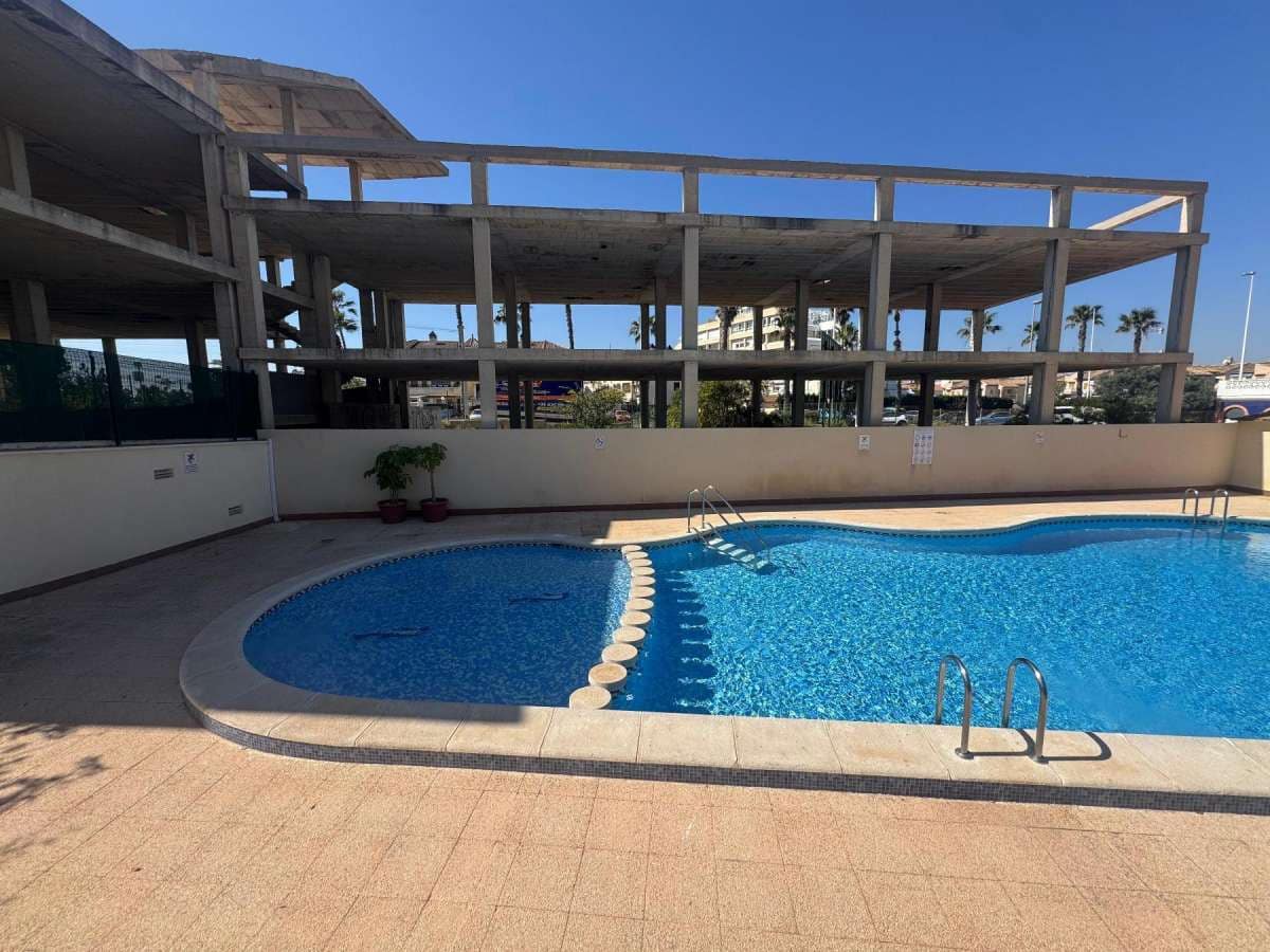 2 sypialnia Apartament na sprzedaż w Torrevieja - 159 990 € (Ref: 9832503)