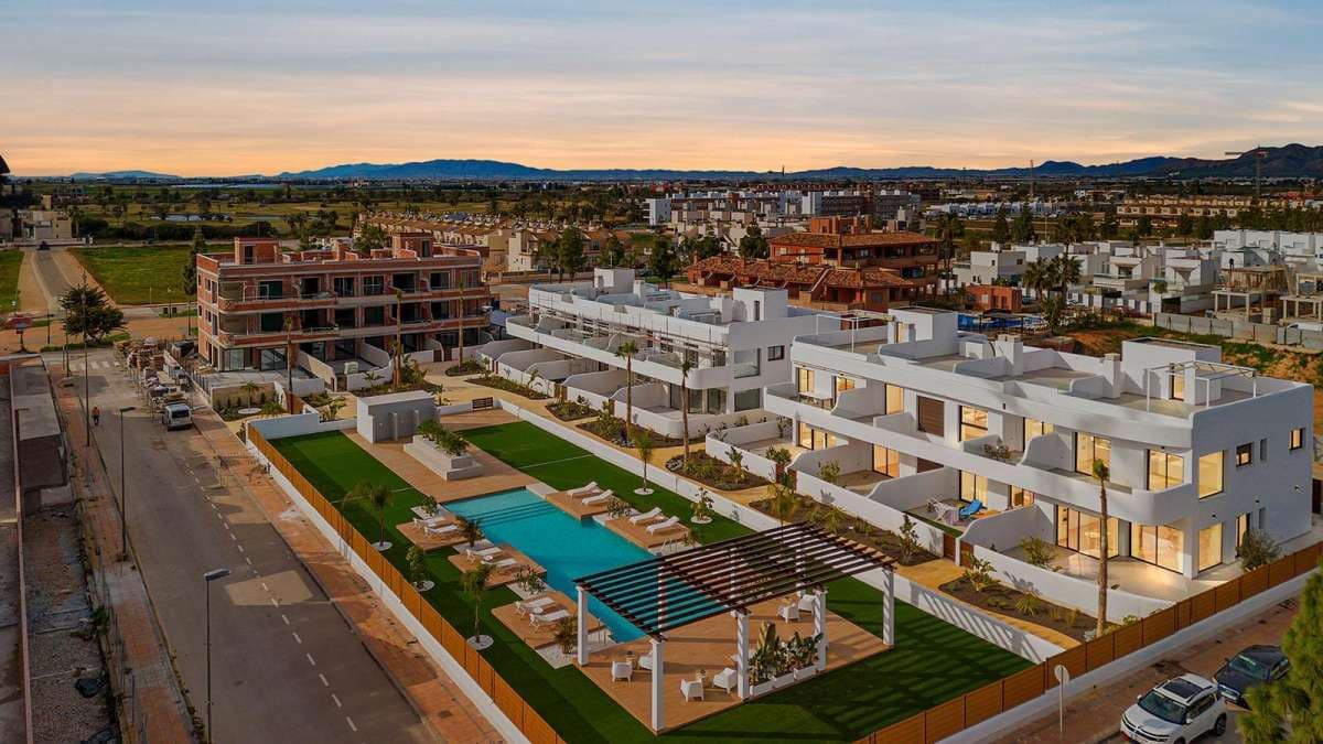 3 bedroom Apartment for sale in Los Alcazares - € 309,900 (Ref: 9832536)
