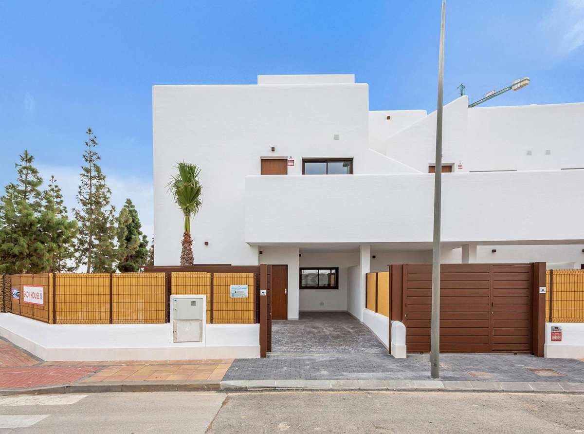 3 bedroom Apartment for sale in Los Alcazares - € 309,900 (Ref: 9832536)