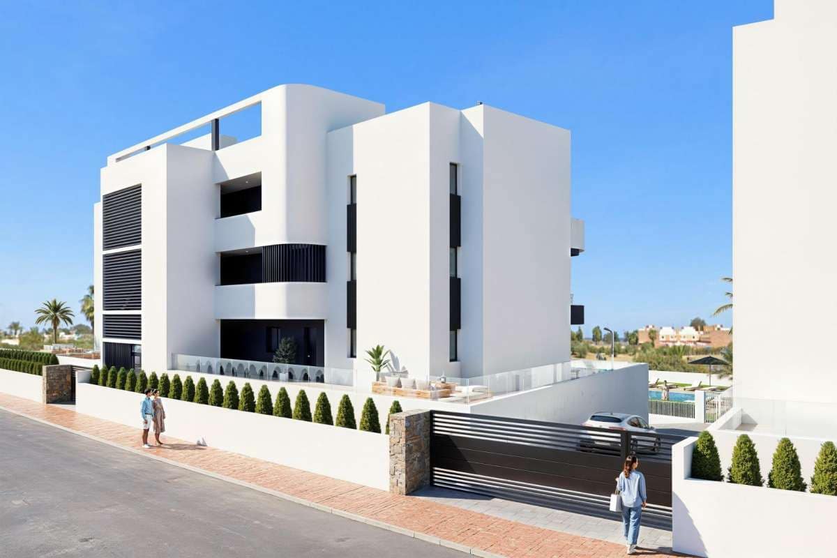 3 soveværelse Villa til salg i Los Alcazares med swimmingpool garage - € 599.000 (Ref: 9832615)