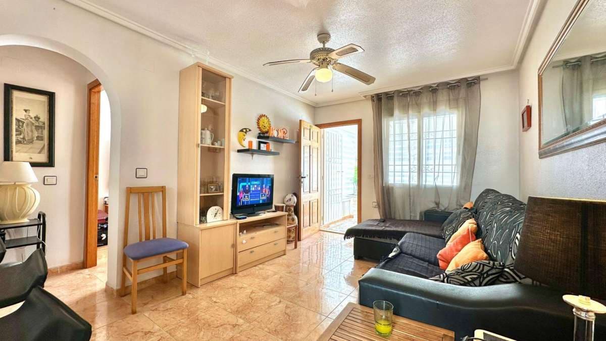 2 Zimmer Bungalow zu verkaufen in Torrevieja - 139.900 € (Ref: 9832650)