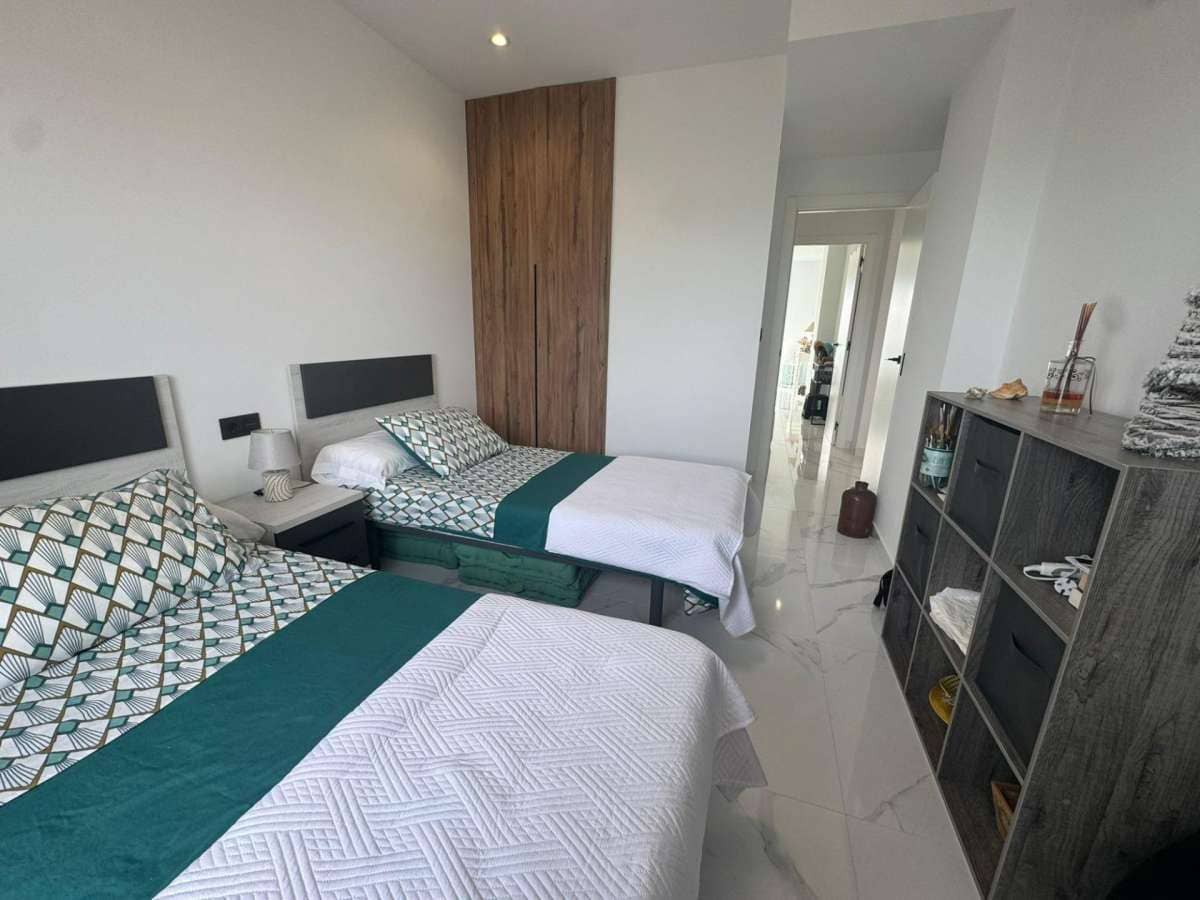 2 makuuhuone Kattohuoneisto myytävänä paikassa Guardamar del Segura - 288 000 € (Ref: 9832651)