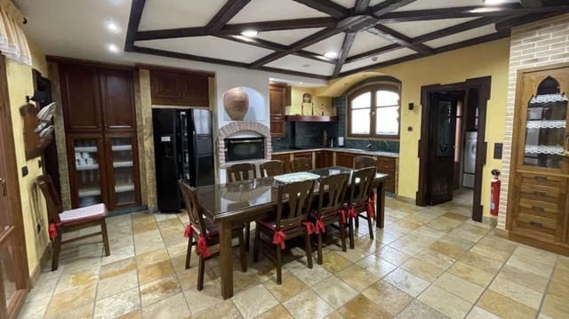 4 Zimmer Haus zu verkaufen in Torrevieja - 1.265.000 € (Ref: 9832652)