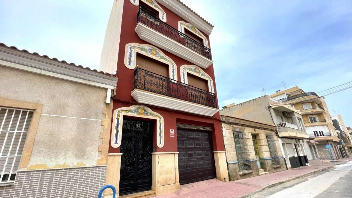 4 Zimmer Haus zu verkaufen in Torrevieja - 1.265.000 € (Ref: 9832652)
