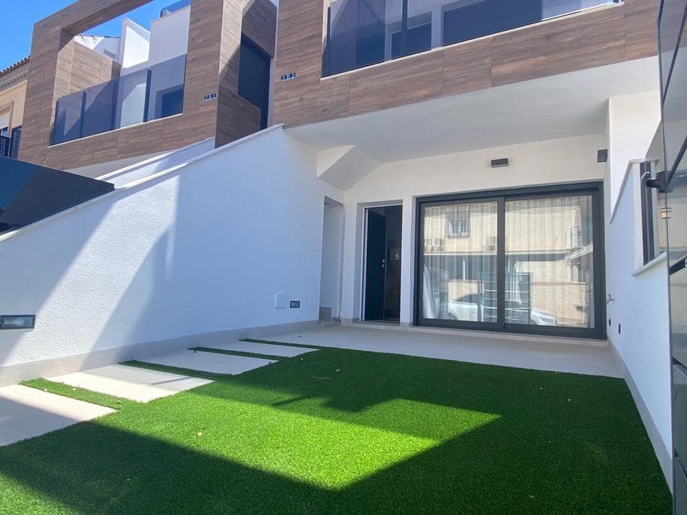 2 soveværelse Bungalow til salg i San Pedro del Pinatar med swimmingpool garage - € 279.000 (Ref: 9832696)