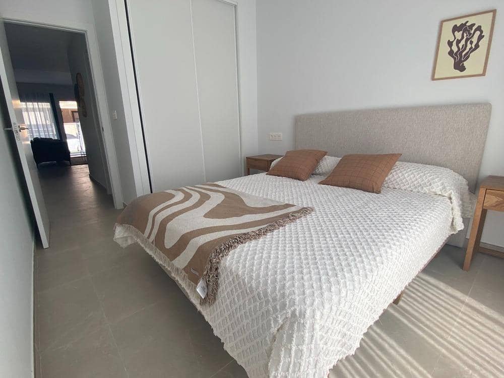 2 soveværelse Bungalow til salg i San Pedro del Pinatar med swimmingpool garage - € 279.000 (Ref: 9832696)