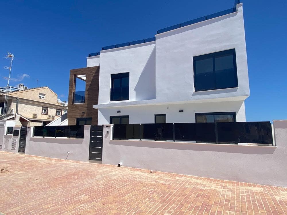 2 soveværelse Bungalow til salg i San Pedro del Pinatar med swimmingpool garage - € 279.000 (Ref: 9832696)