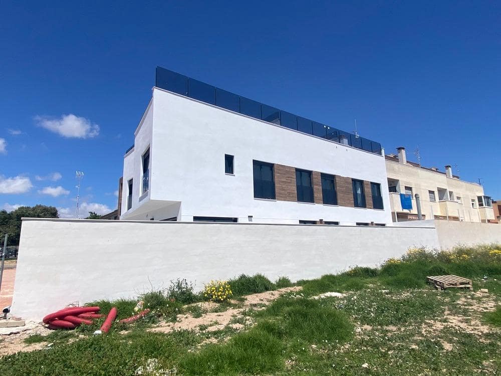 2 soveværelse Bungalow til salg i San Pedro del Pinatar med swimmingpool garage - € 279.000 (Ref: 9832696)