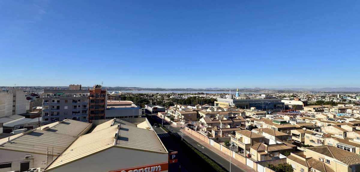 2 bedroom Apartment for sale in Torrevieja - € 148,500 (Ref: 9834327)