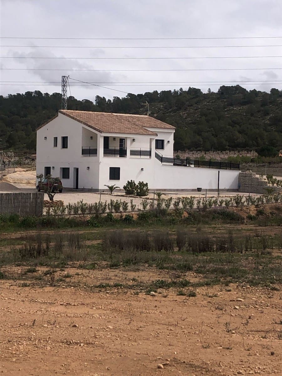 5 bedroom Villa for sale in Pinoso - € 409,995 (Ref: 9834336)
