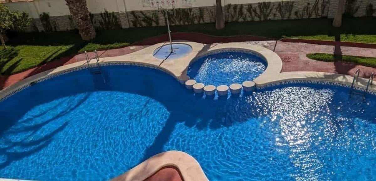 2 sovrum Lägenhet till salu i Torrevieja - 139 900 € (Ref: 9834339)