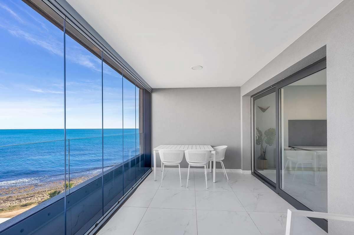 2 bedroom Apartment for sale in Torrevieja - € 765,000 (Ref: 9834340)
